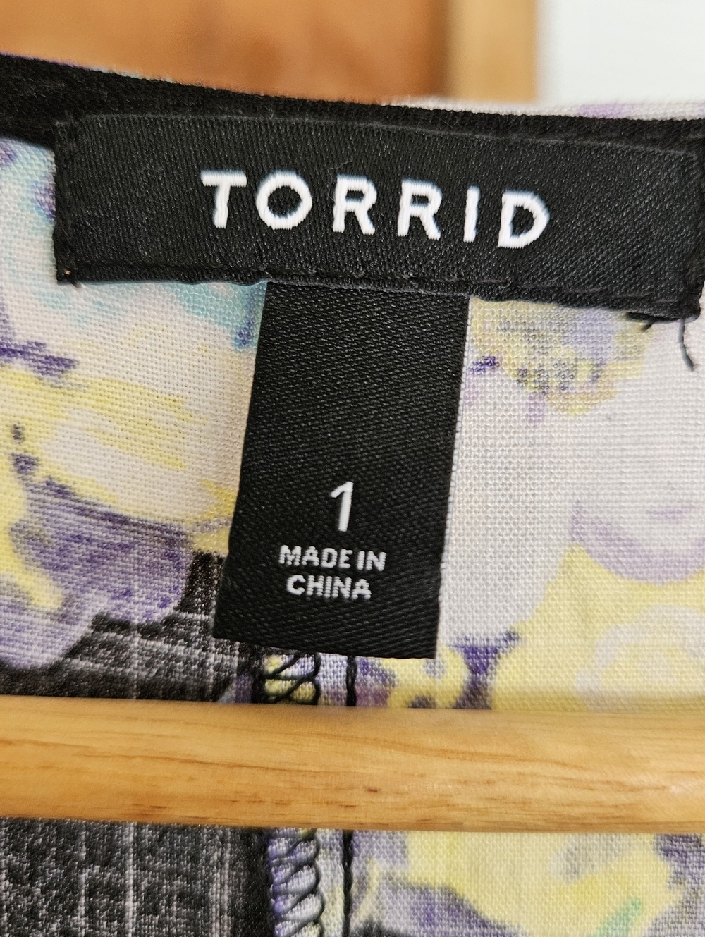 Torrid Vibrant Floral Lace-Trim Sleeveless Open Vest Whimsigoth 1X - Picture 3 of 7